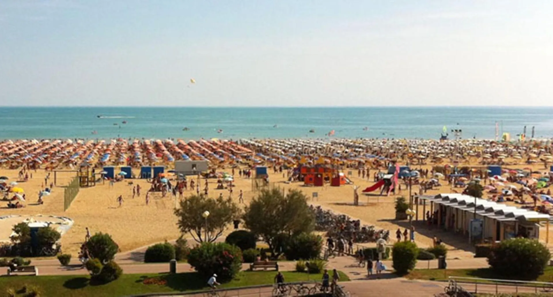 Terraced House In A Residence With A Pool Bibione Italien