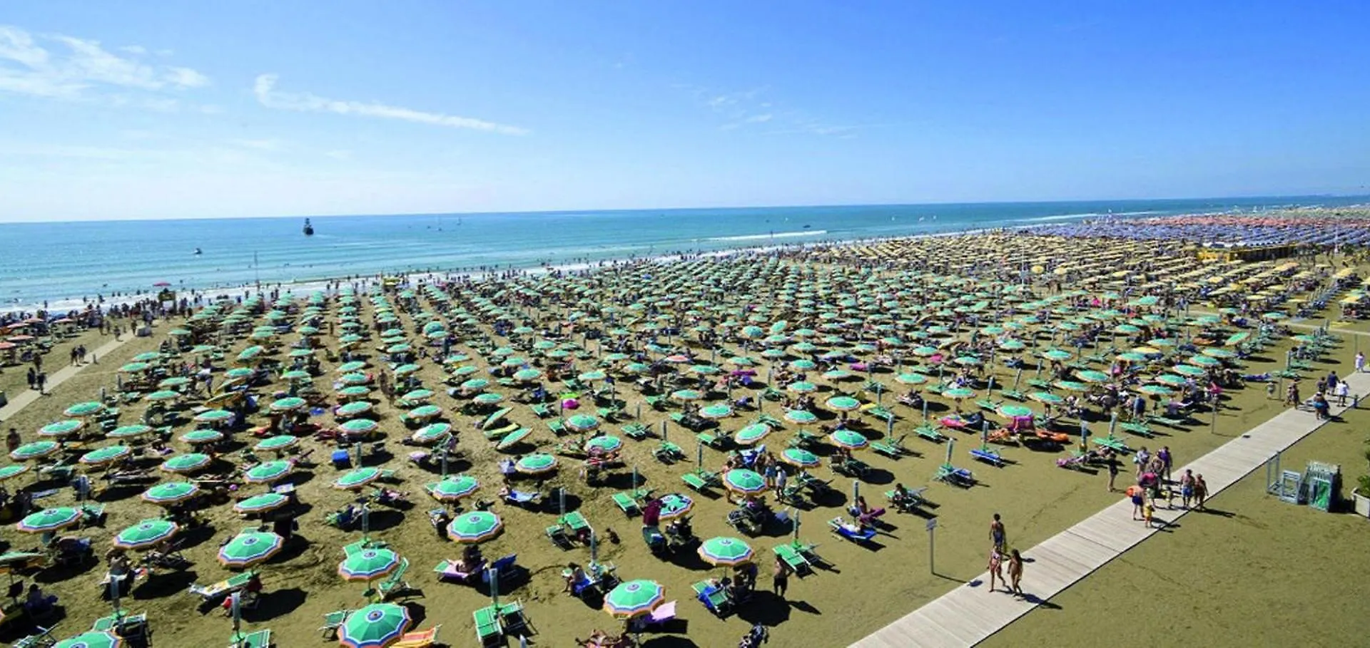 Apartment Terraced House In A Residence With A Pool Bibione Italy